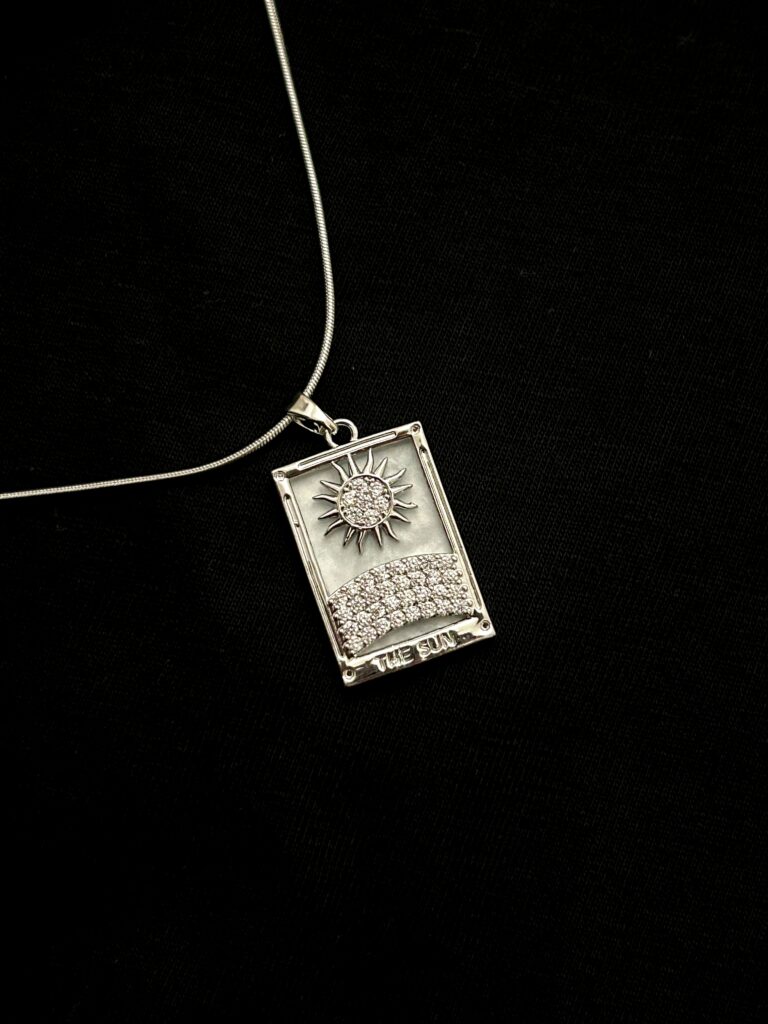 The Sun Tarot Güneş Sembolü Çelik Kolye – İnce İtalyan Zincir.